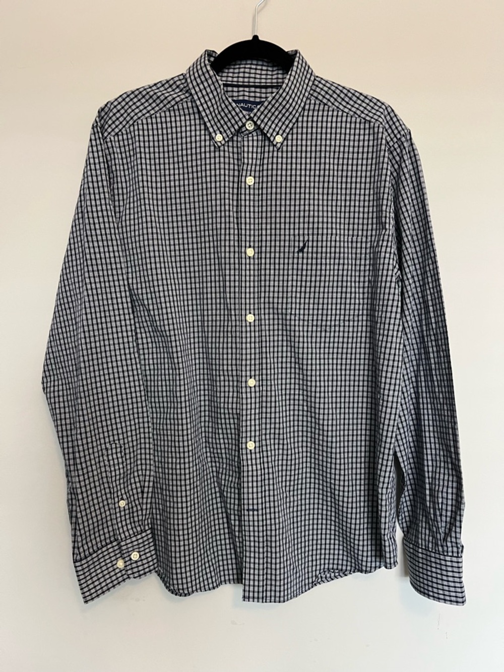 ⭐️ Nautica Men's Navy and White Checked Button-Down Shirt Size L
